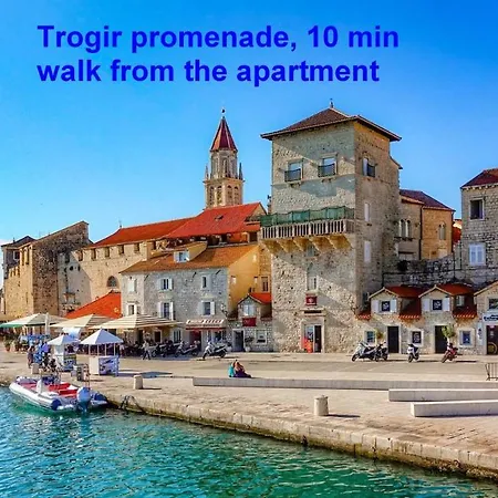Daire A2 - Seafront With Balcony 1 Min To