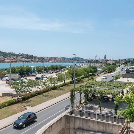 A 2 - Seafront With Balcony 1 Min To * Τρογκίρ