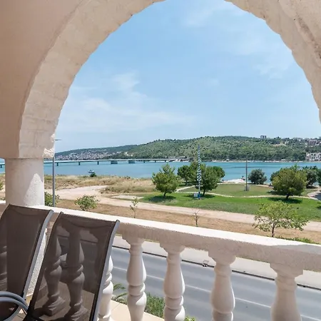 A2 - Seafront With Balcony 1 Min To Daire