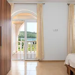 A 2 - Seafront With Balcony 1 Min To Daire