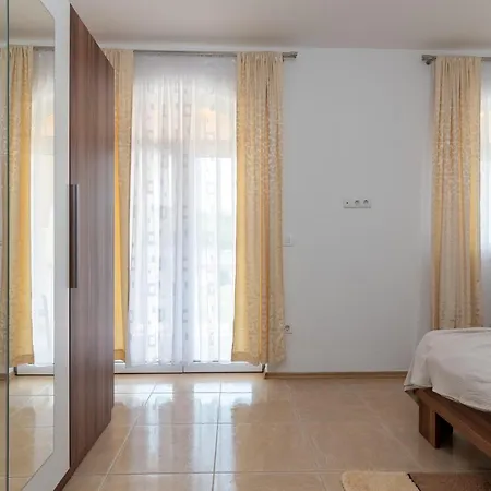 A2 - Seafront With Balcony 1 Min To Τρογκίρ