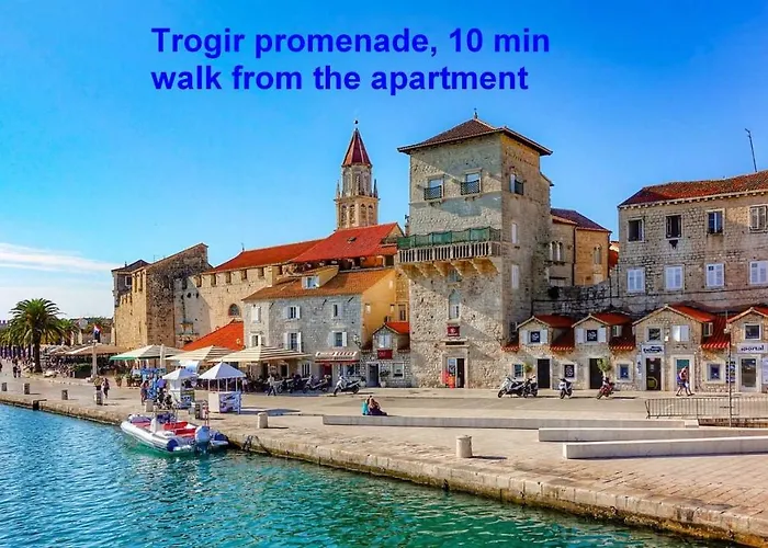 Daire A2 - Seafront With Balcony 1 Min To
