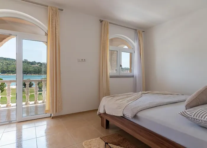 A2 - Seafront With Balcony 1 Min To Daire *