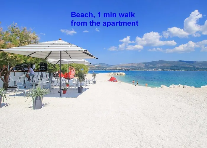 A2 - Seafront With Balcony 1 Min To * Trogir