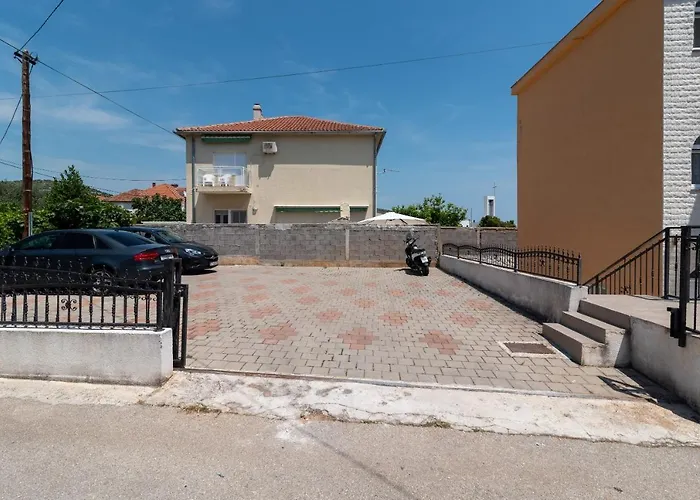 A2 - Seafront With Balcony 1 Min To *