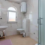 A2 - Seafront With Balcony 1 Min To