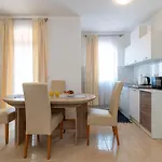 A2 - Seafront With Balcony 1 Min To * Trogir