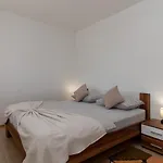 A2 - Seafront With Balcony 1 Min To Apartman *