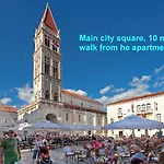 Apartman A2 - Seafront With Balcony 1 Min To *