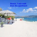 A2 - Seafront With Balcony 1 Min To * Trogir