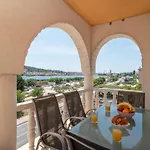 Apartman A2 - Seafront With Balcony 1 Min To *